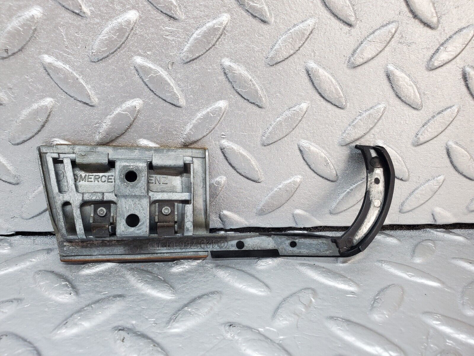 45031 Mercedes-Benz R129 300SL Coupe Door Handle Wood Trim Left 1297660111