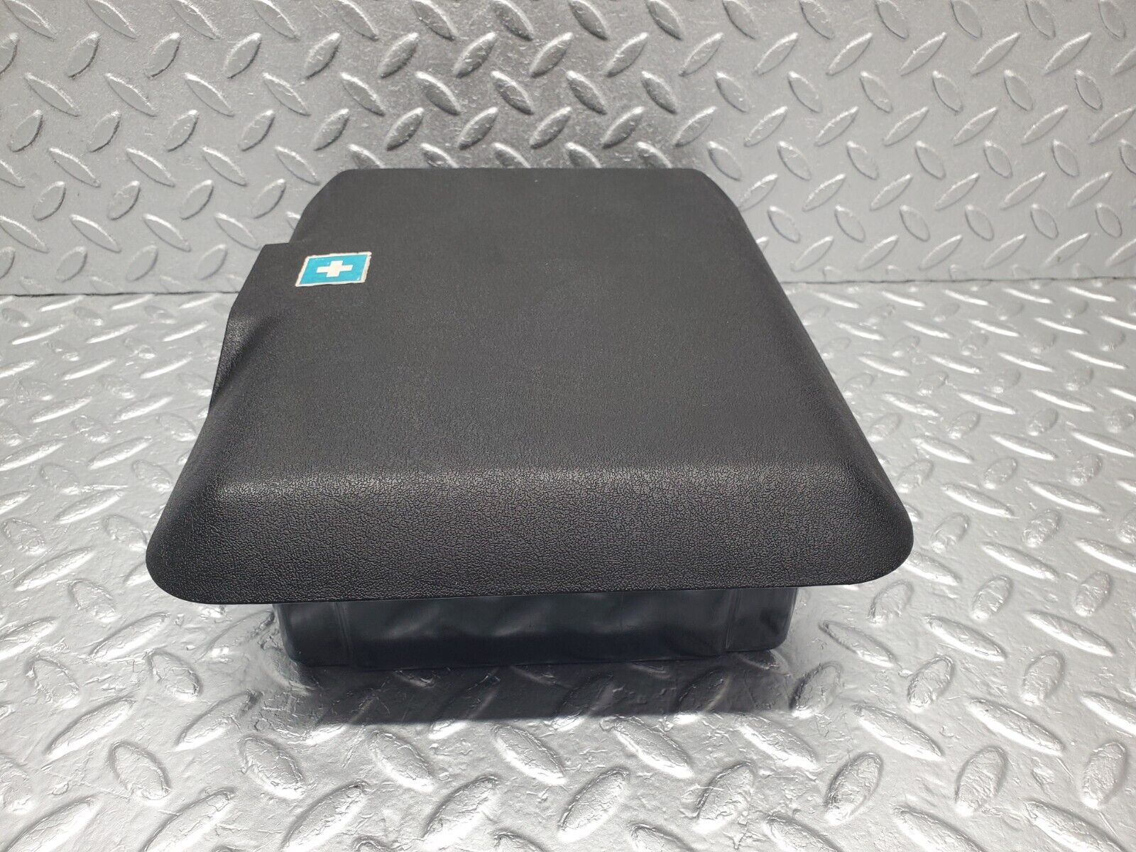 46452 Mercedes-Benz C123 280CE Coupe First Aid Box 1238650353