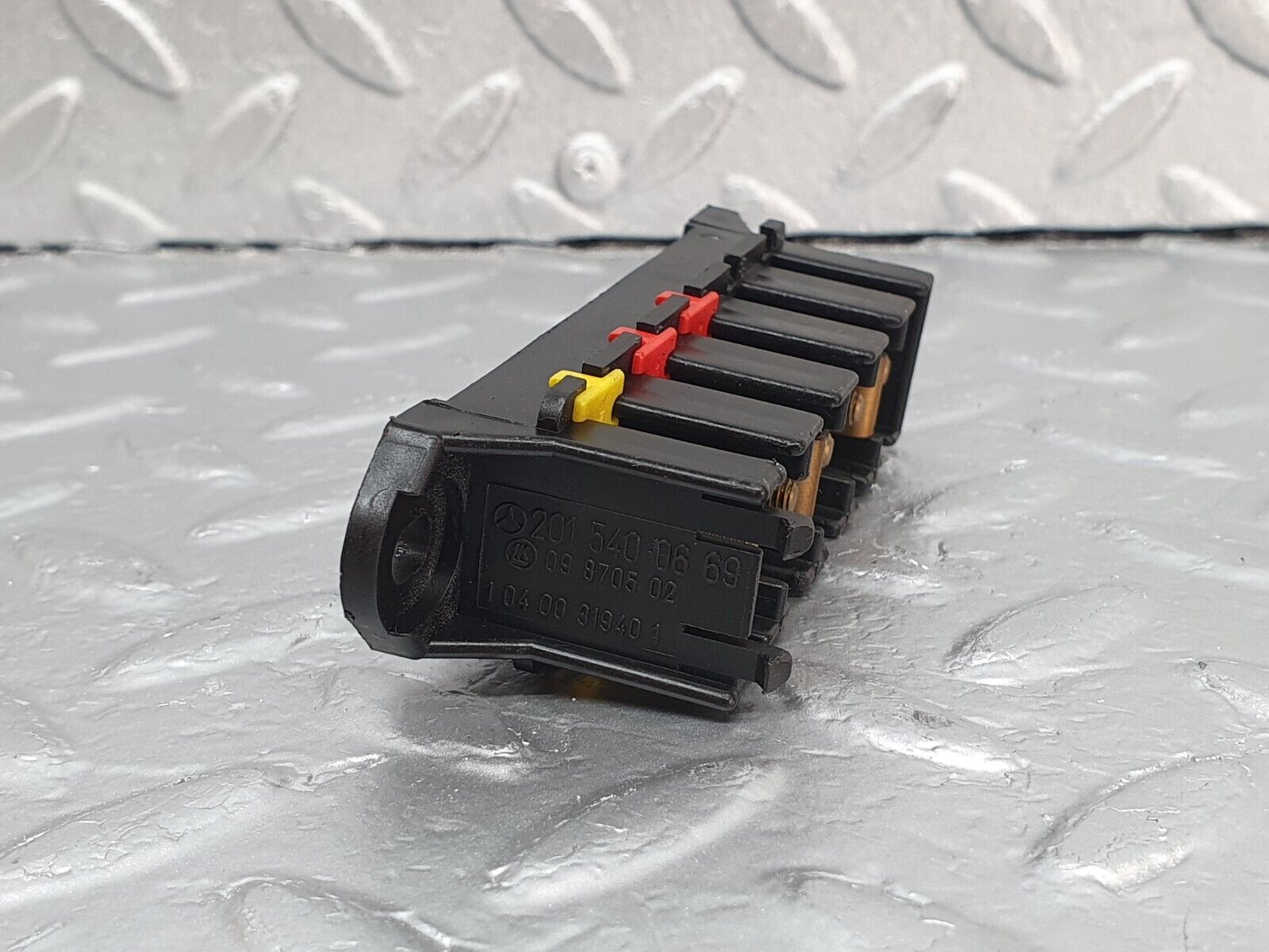 42953 Mercedes-Benz W201 190 2.0L Cable Connector 2015400669