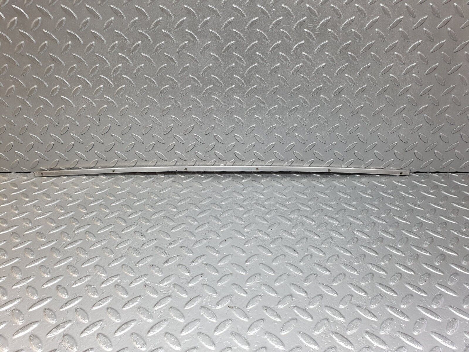 43750 Mercedes-Benz C126 380SEC Coupe Sunroof Chrome Trim