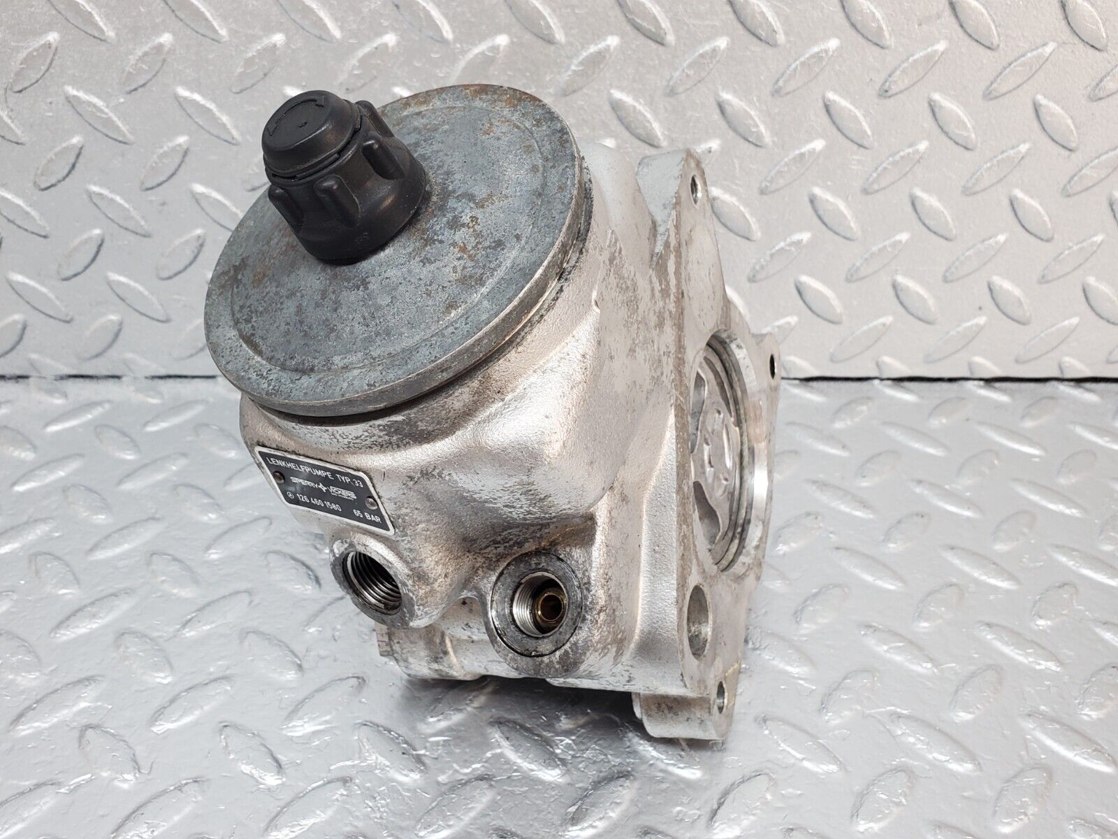 45424 Mercedes-Benz 280E M110.983 Power Steering Pump 1264601580