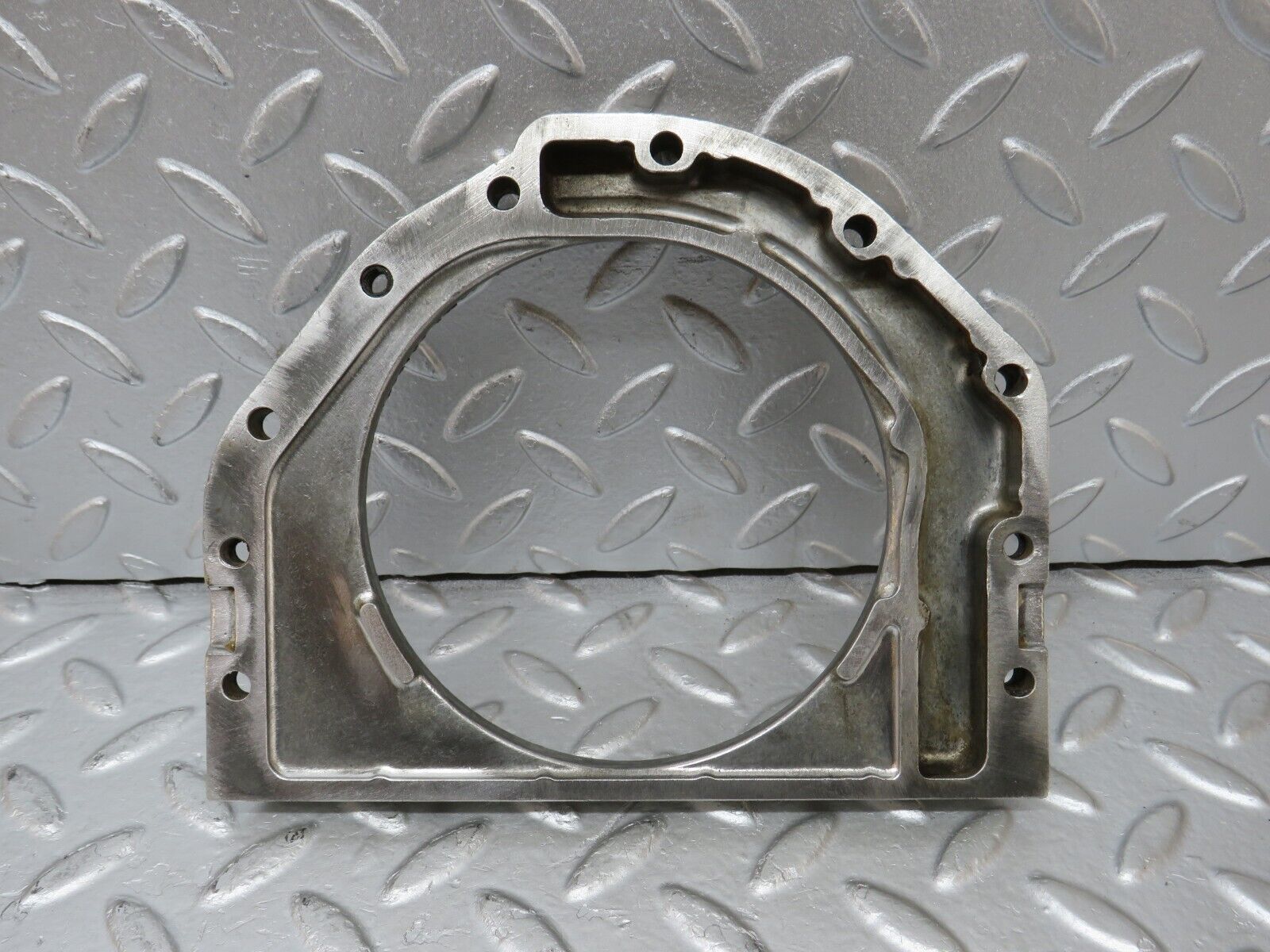 32853 Mercedes-Benz C107 R107 350 V8 Crankshaft Rear Sealing Cover 1160110608