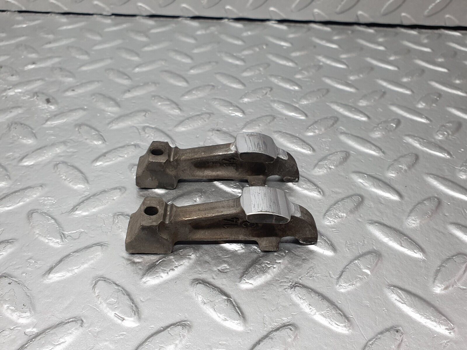 43360 Mercedes-Benz W108 280SE Valve Rocker Arm With Retaining Spring