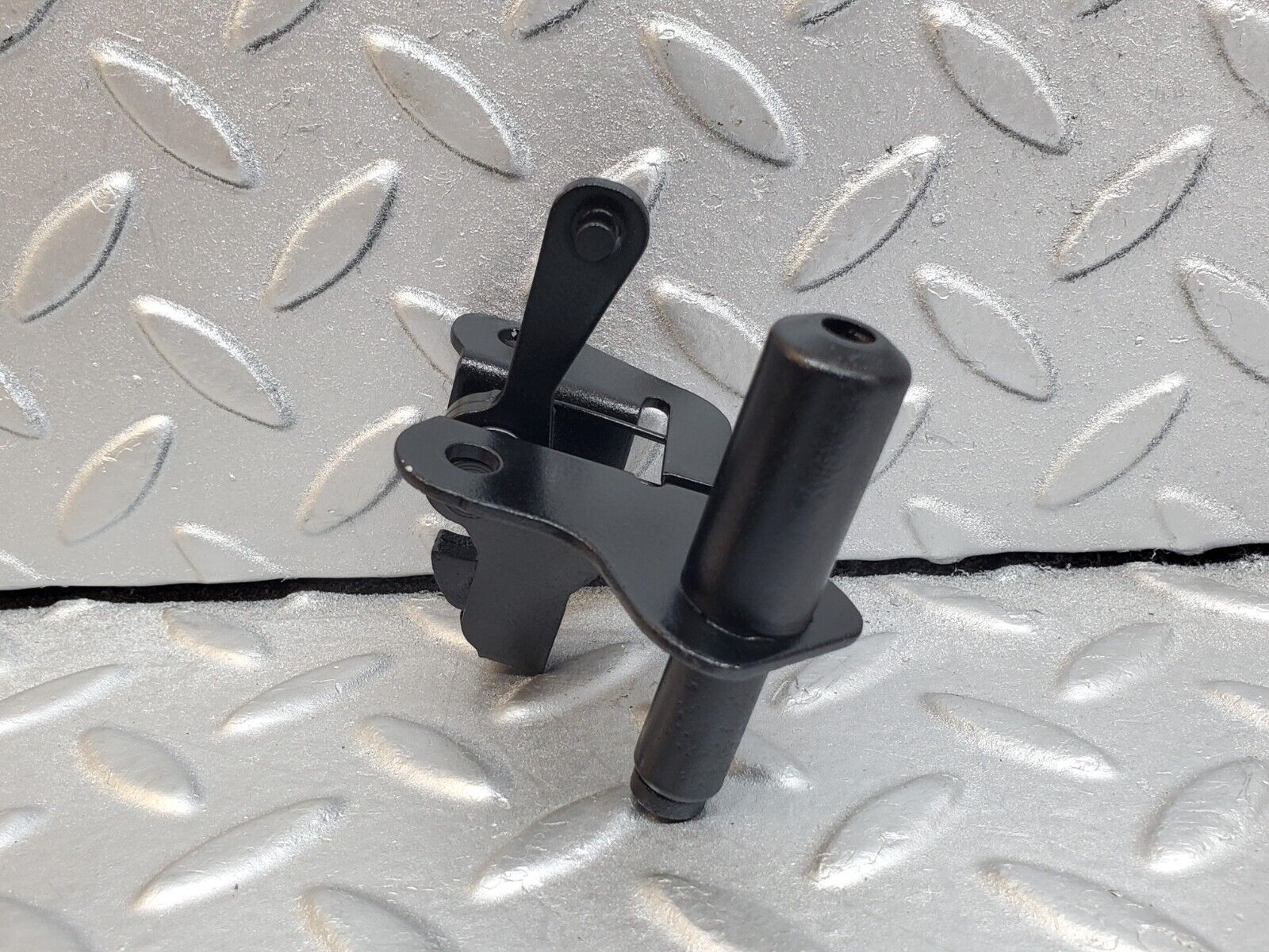 44724 Mercedes-Benz W124 220E Bonnet Lock Latch 1248800260