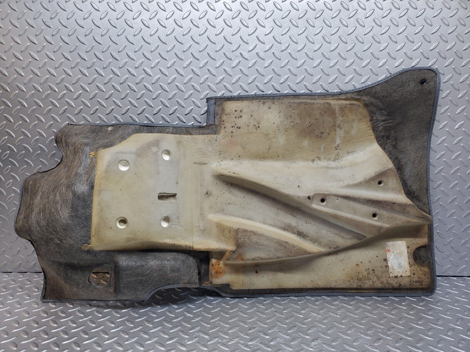 44739 Mercedes-Benz W124 220E Front Right Floor Carpet Grey 1246803840