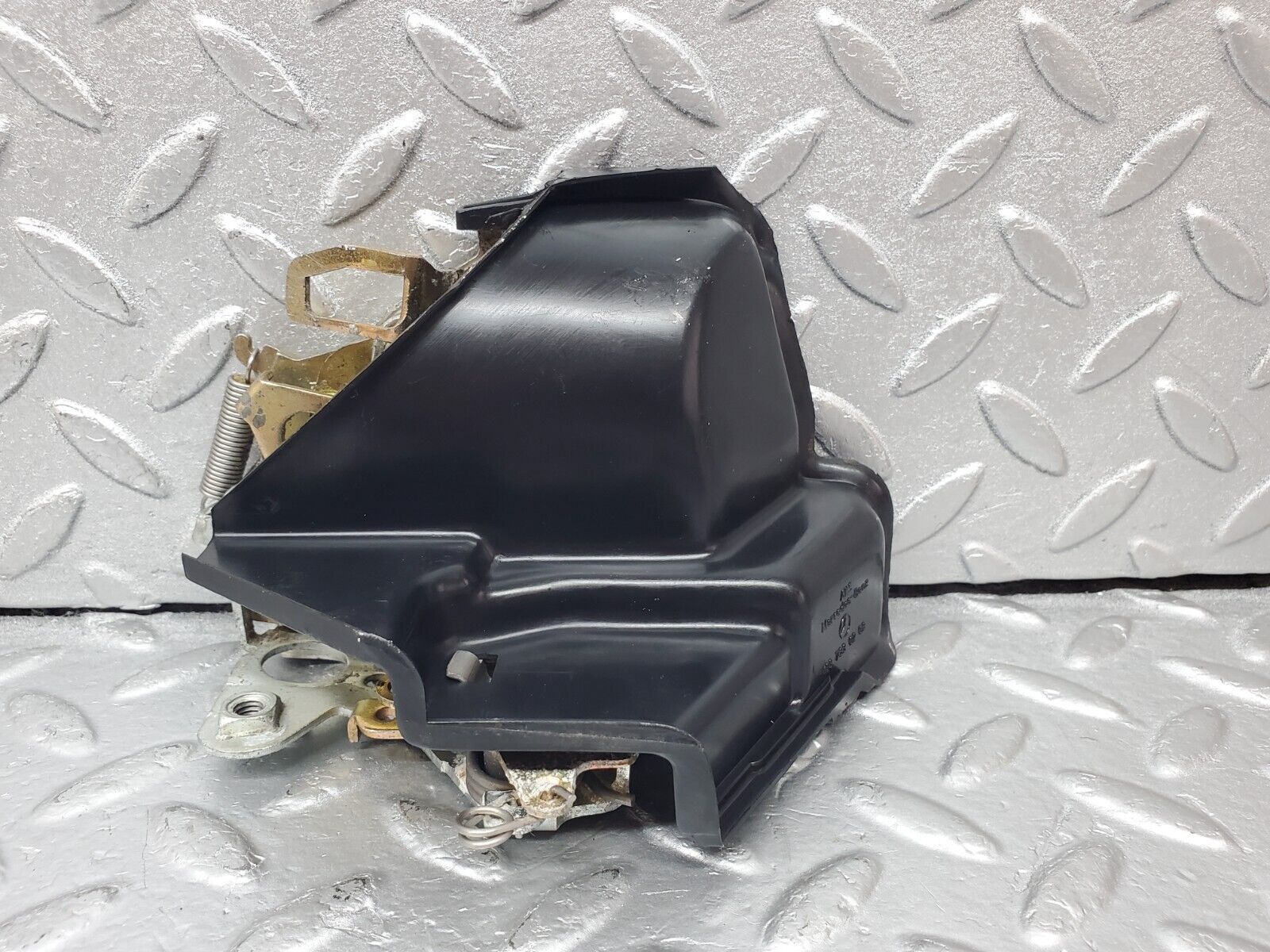 45622 Mercedes-Benz W126 420SE Rear Right Door Lock Mechanism 1237230208