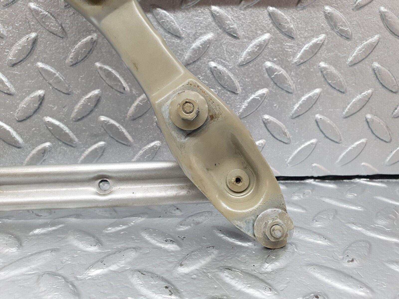 42853 Mercedes-Benz W201 190 2.0L Bonnet Hinge Right Side