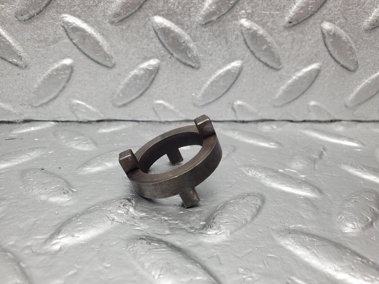 46720 Mercedes-Benz C123 280CE Coupe Ignition Distributor Housing 1101580515