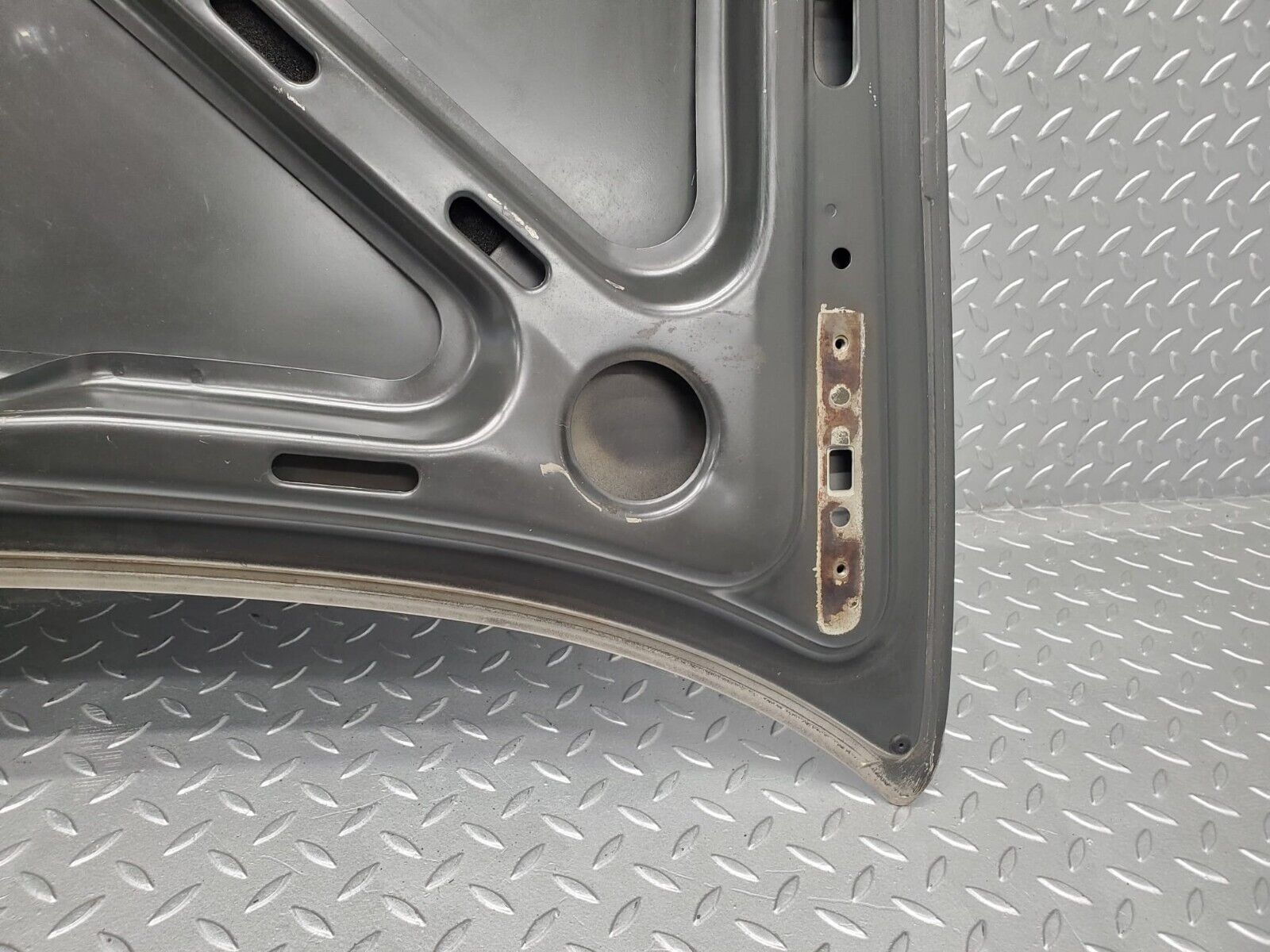 46100 Mercedes-Benz W126 420SE Boot Lid Trunk Door