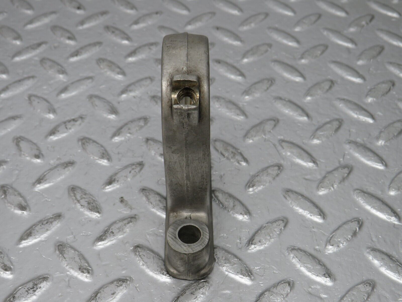 32793 Mercedes-Benz C107 R107 350 V8 Camshaft Tower Bearing 1160511810