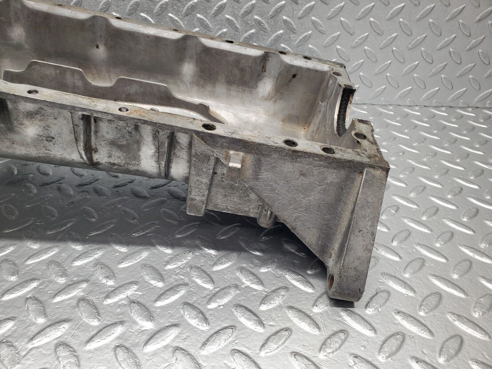 46705 Mercedes-Benz C123 280CE Coupe Oil Pan Oil Sump 1100140702