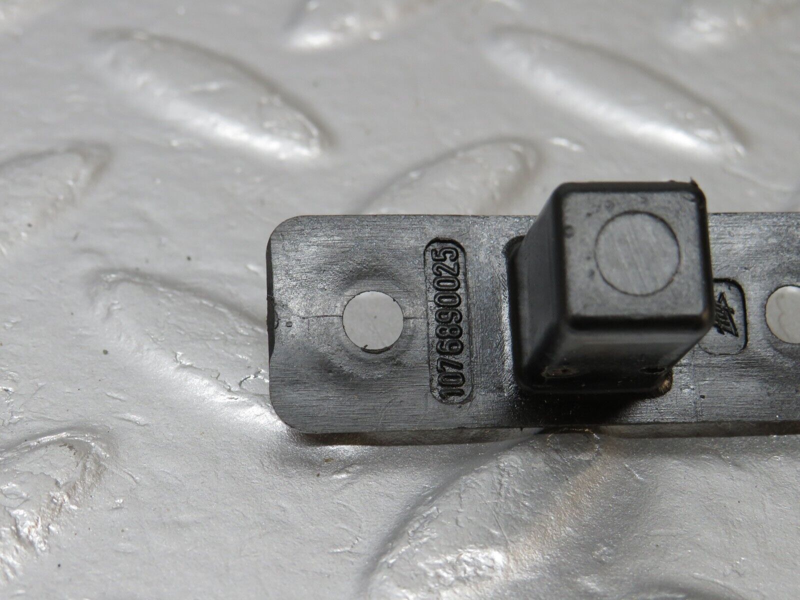 39837 Mercedes-Benz R107 350SL Glove Box Lock 1076890025