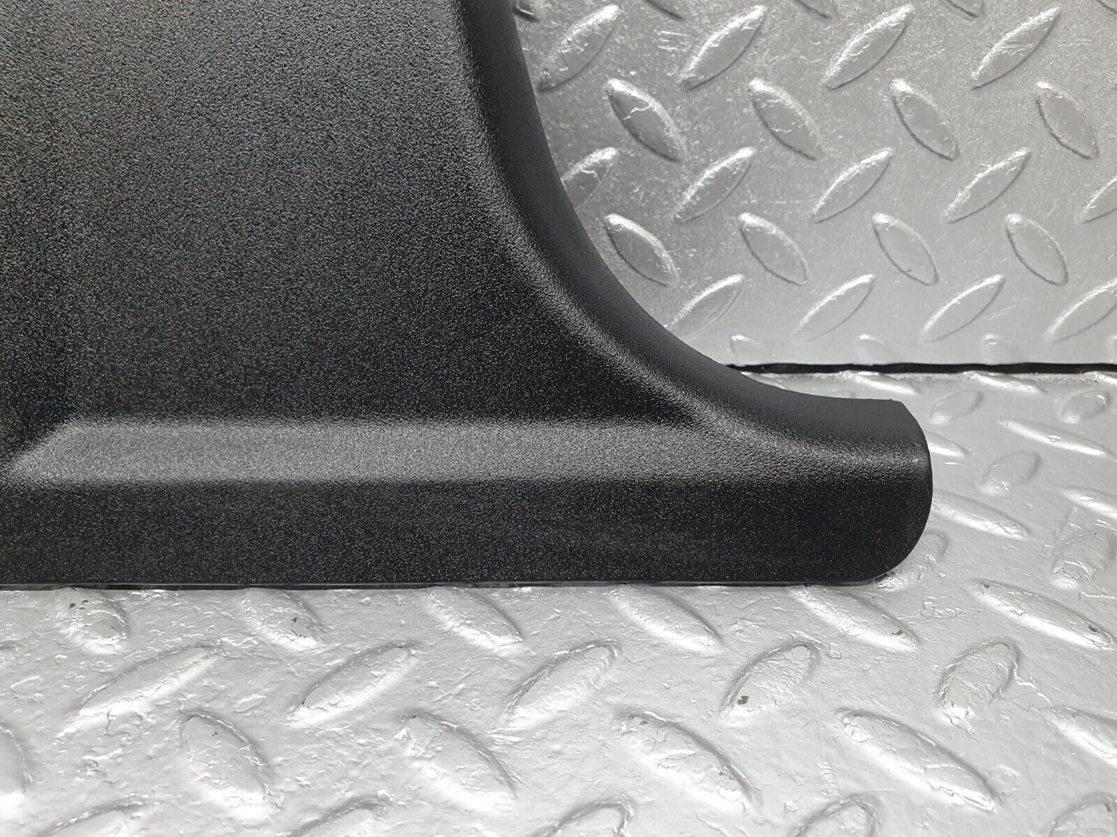 41780 Mercedes-Benz W202 C200 B Pillar Bottom Cover Left 2026902330