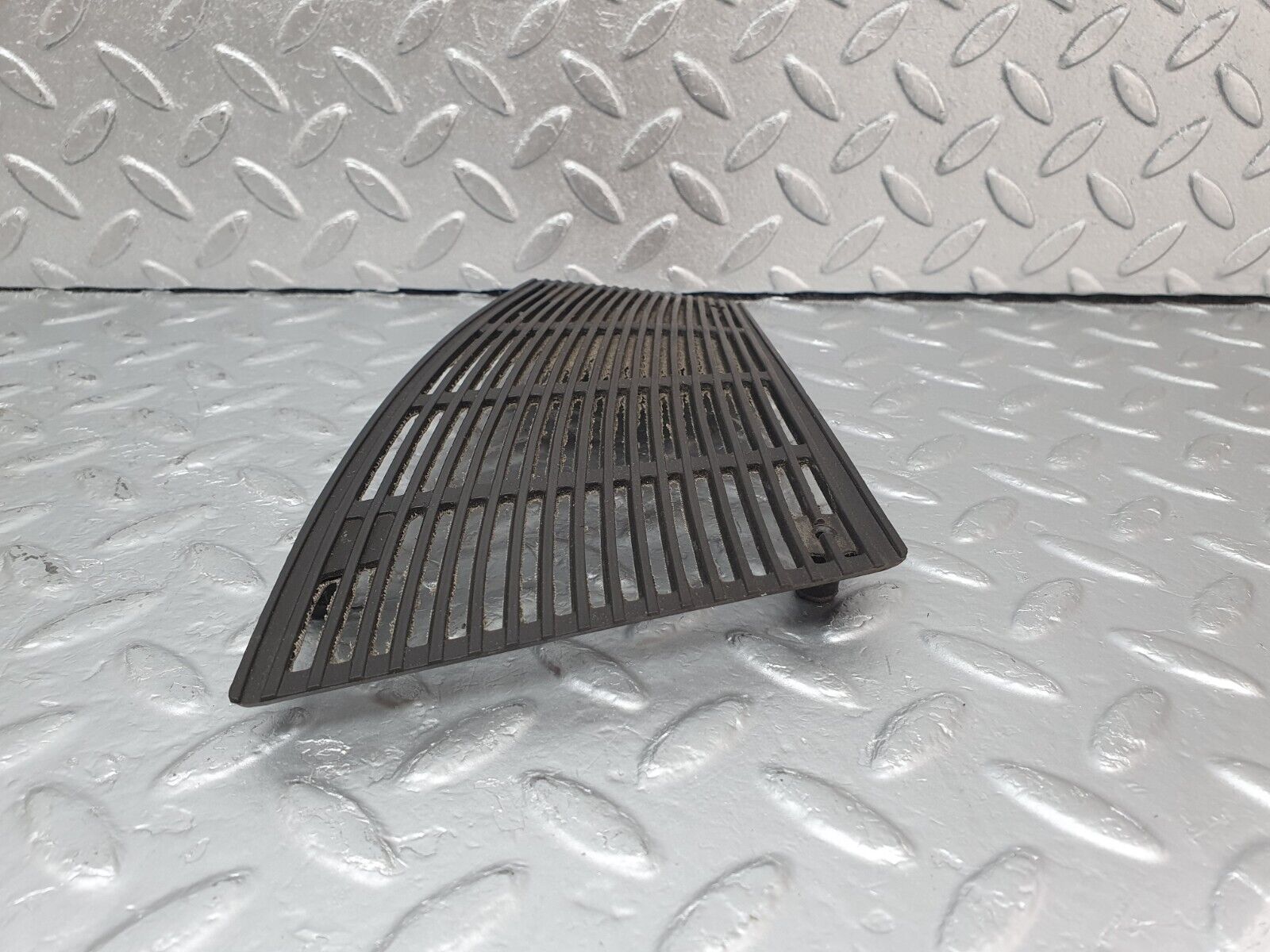 43675 Mercedes-Benz C126 380SEC Coupe Dashboard Speaker Cover Right Side