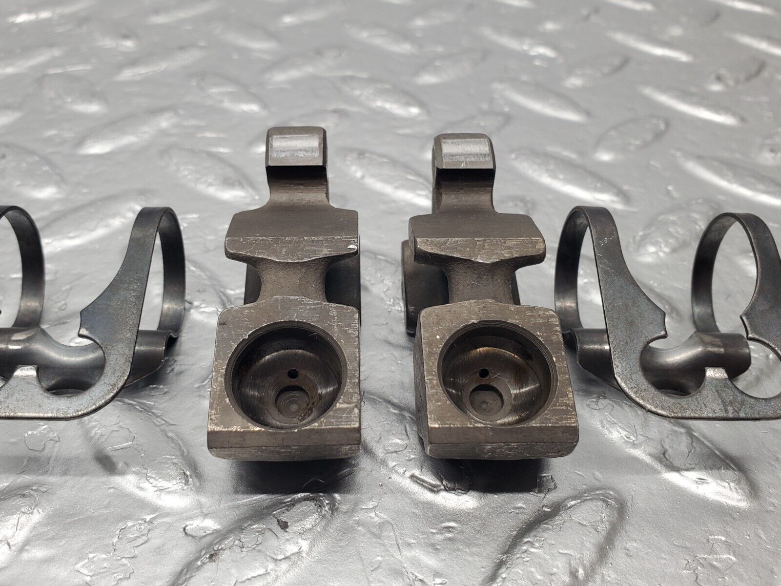 46608 Mercedes-Benz C123 280CE Coupe Valve Rocker Arm With Spring And Tappet