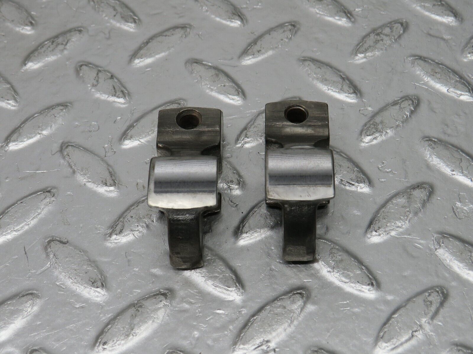 33007 Mercedes-Benz C107 R107 350 V8 Valve Rocker Arm With Spring & Tappet