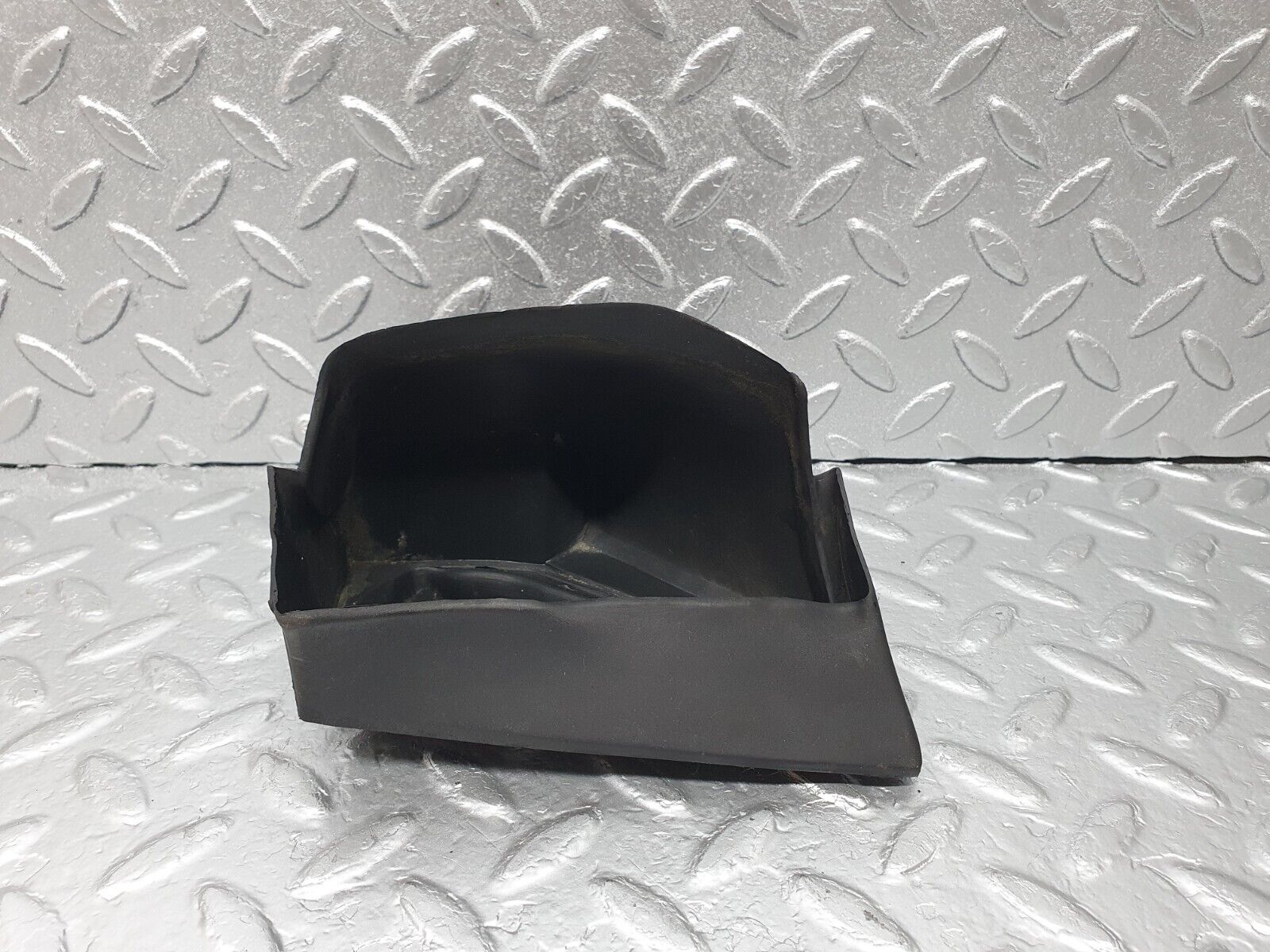 43696 Mercedes-Benz C126 380SEC Coupe Wing Mirror Rubber Seal Cover Left 1268110395 1268111161