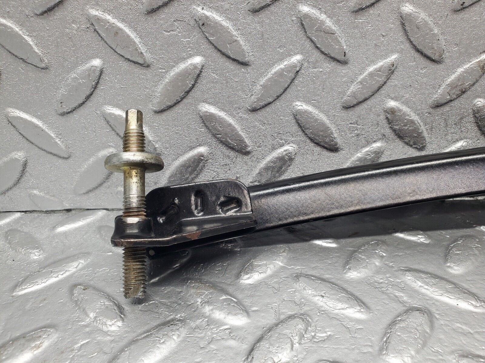 46762 Mercedes-Benz R129 320SL Coupe Front Left Window Channel