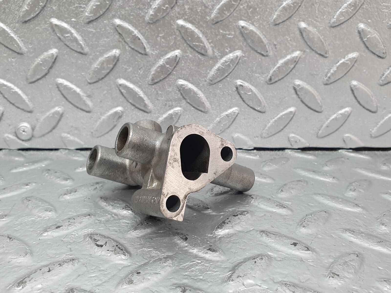 44028 Mercedes-Benz C123 230CE Coupe Idle Control Valve 1020941212