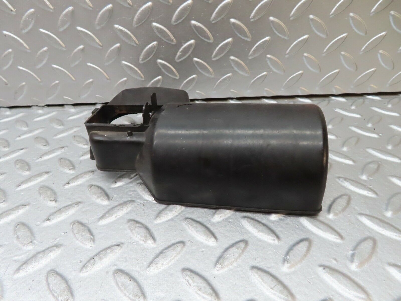 20577 Mercedes-Benz R107 450SL Wiper Motor Cover 1390591012