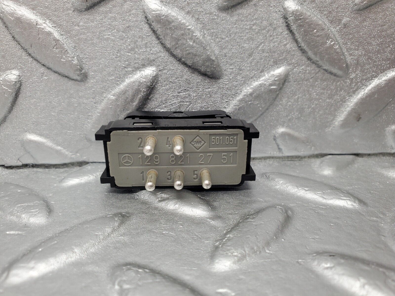 46927 Mercedes-Benz R129 320SL Coupe Boot Lid Release Switch Button 1298212751