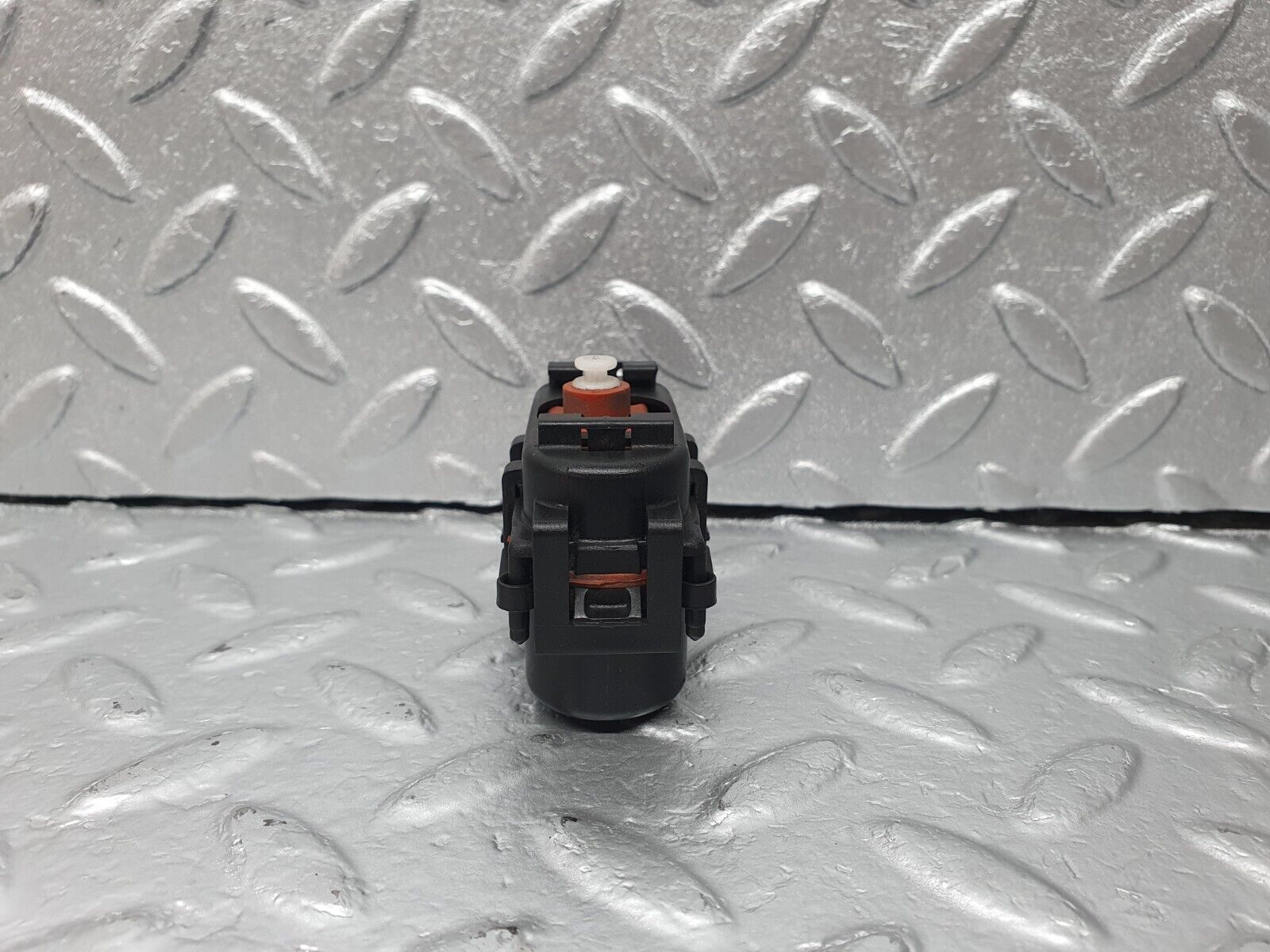 42251 Mercedes-Benz R129 320SL Coupe Heater Box Vacuum Actuator