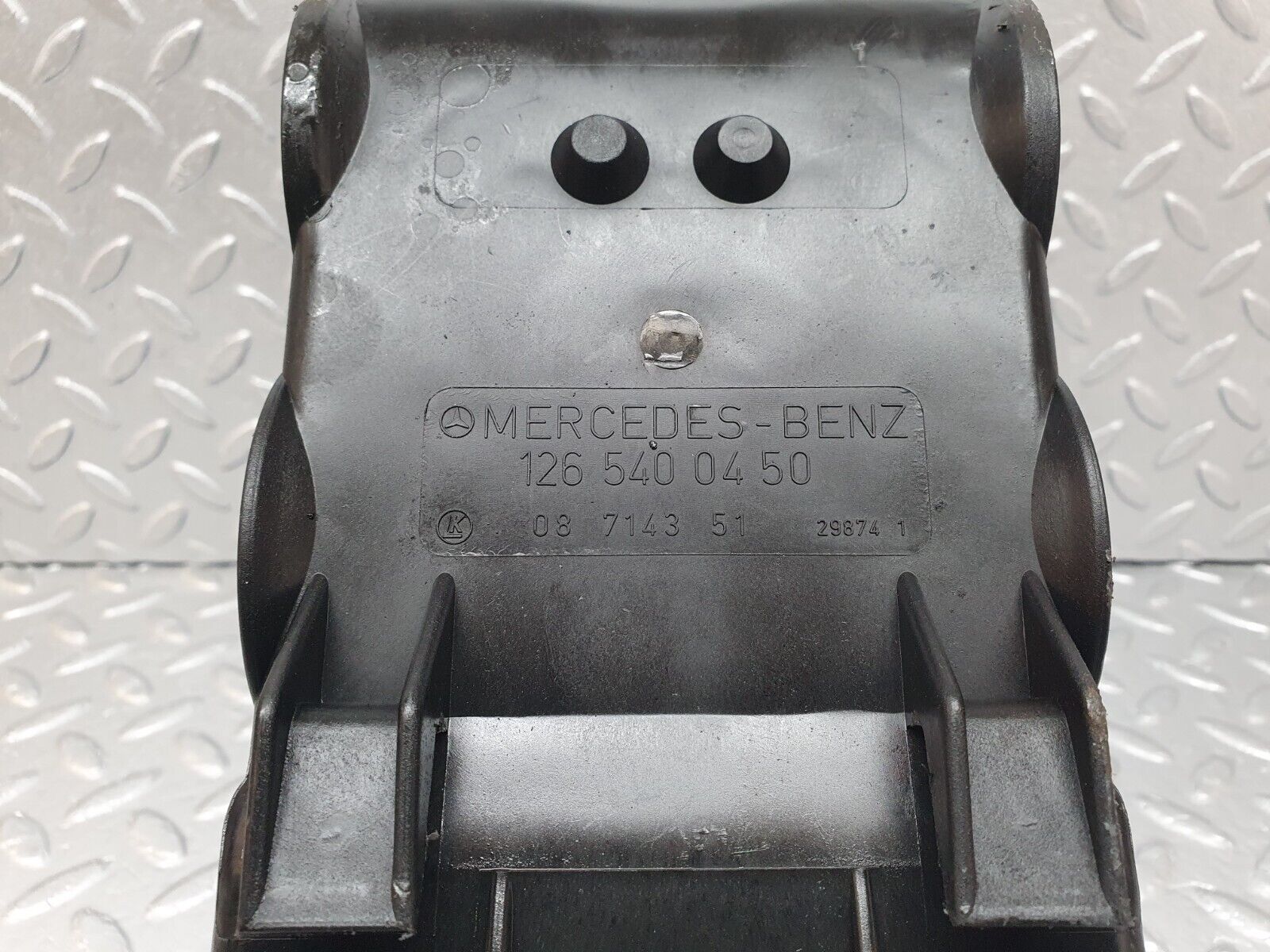 43593 Mercedes-Benz C126 380SEC Coupe Fuse Box Housing 1265400082 1265400450