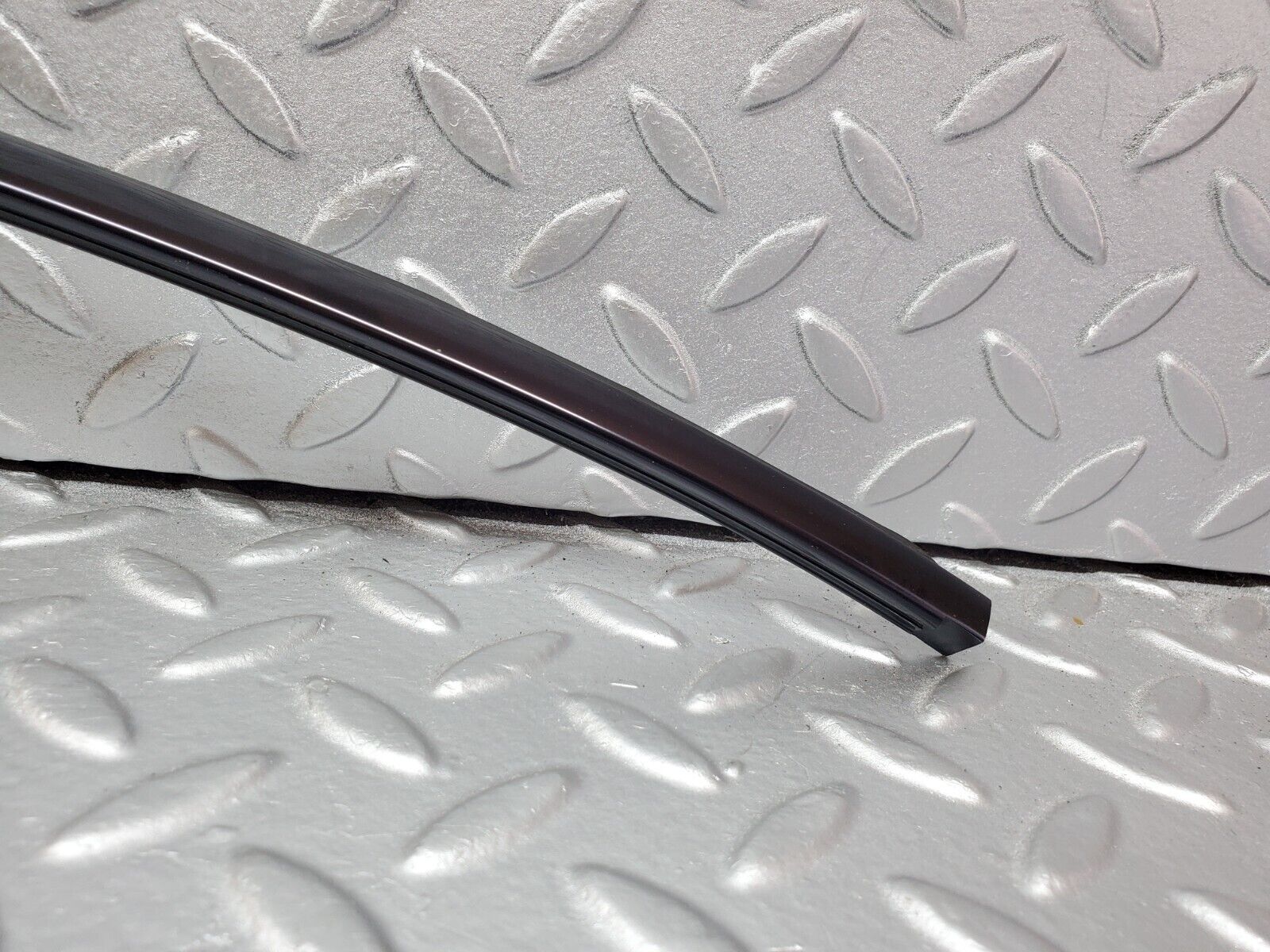 45146 Mercedes-Benz R129 300SL Coupe Front Windscreen Top Chrome Moulding Trim