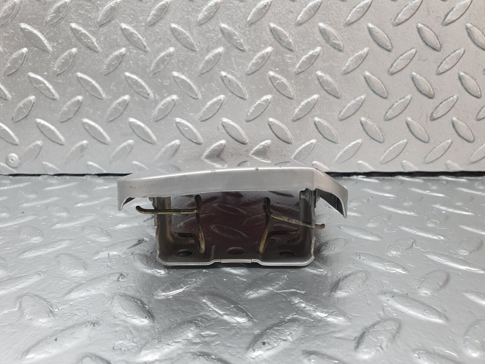 42826 Mercedes-Benz W201 190 2.0L Fuel Tank Flap Cap 2015842839