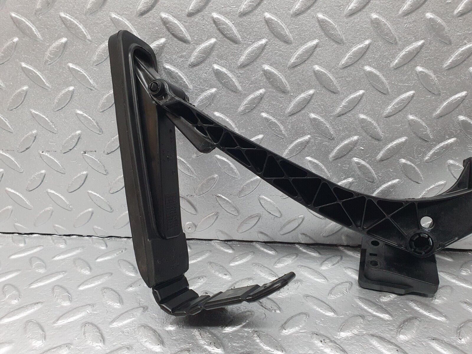 41787 Mercedes-Benz W202 C200 Accelerator Pedal With Linkage 1243011320 220301001 1293010382