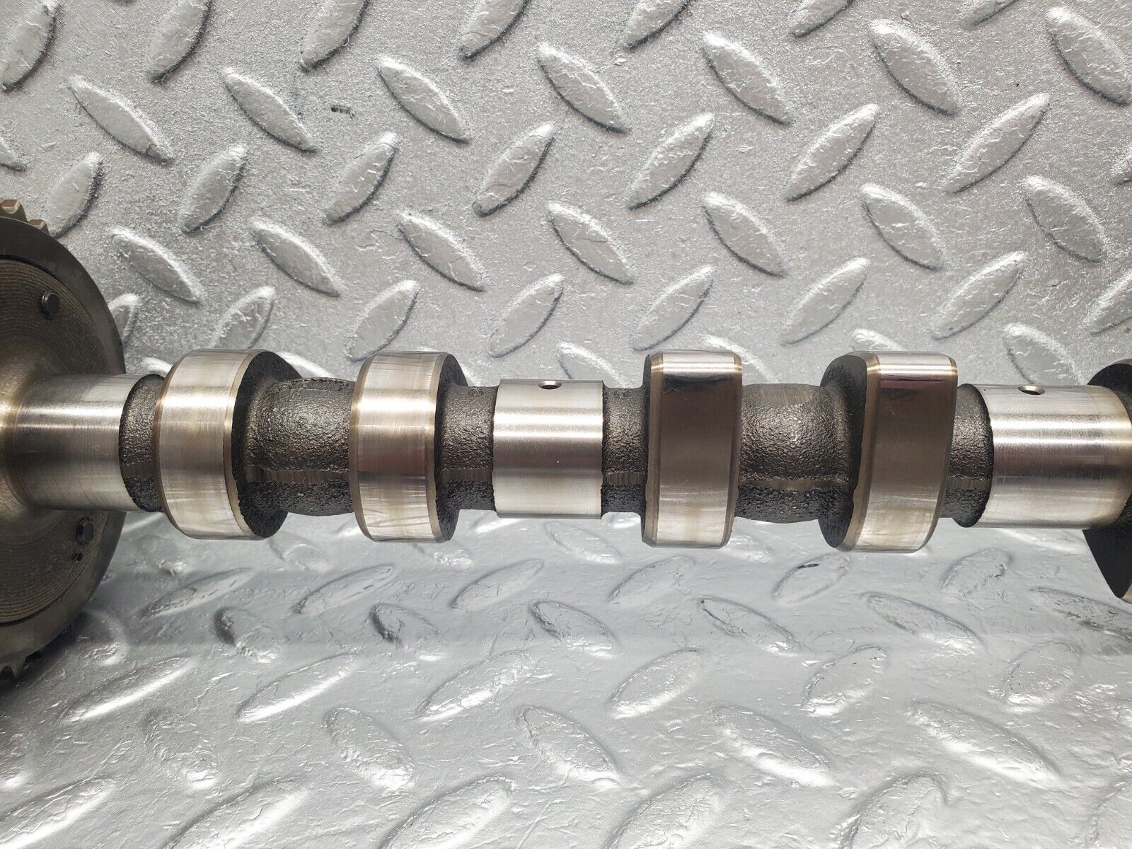 46223 Mercedes-Benz W124 280E Camshaft R1044501