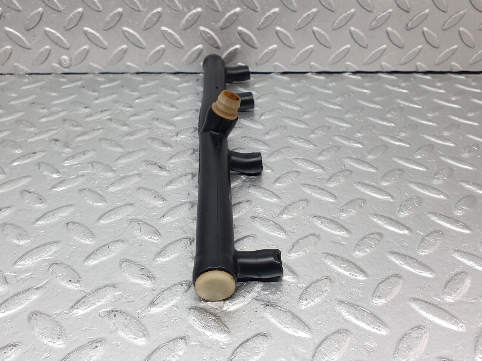 43663 Mercedes-Benz C126 380SEC Coupe Air Intake Breather Hose Pipe 1160940982