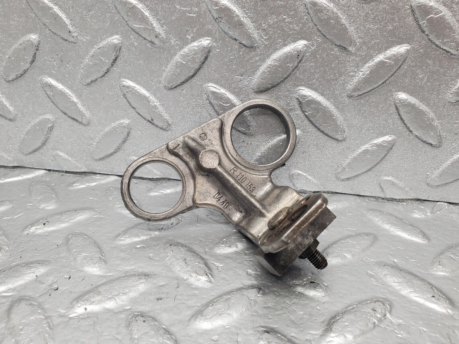 46600 Mercedes-Benz C123 280CE Coupe Crankshaft Sensor Holder Bracket 1101530440