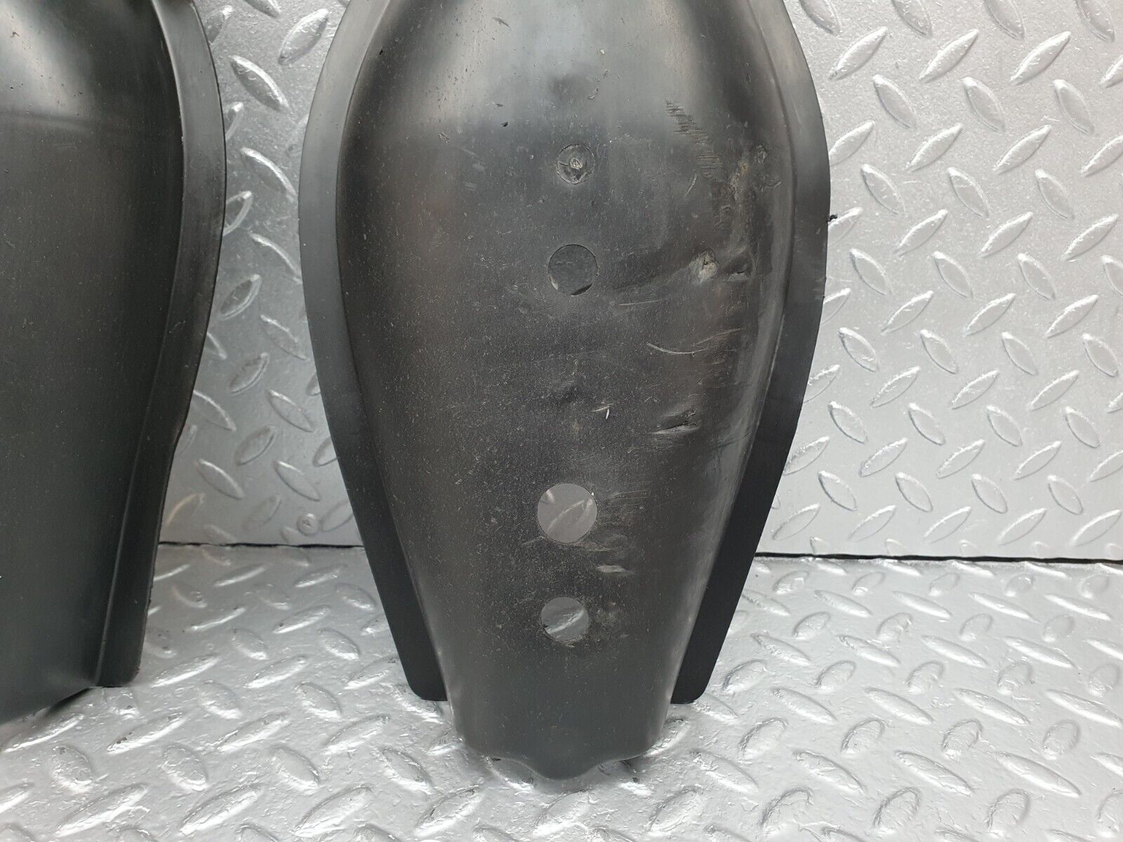 42227 Mercedes-Benz R129 320SL Coupe Rear Control Arm Cover 2X 1293520188