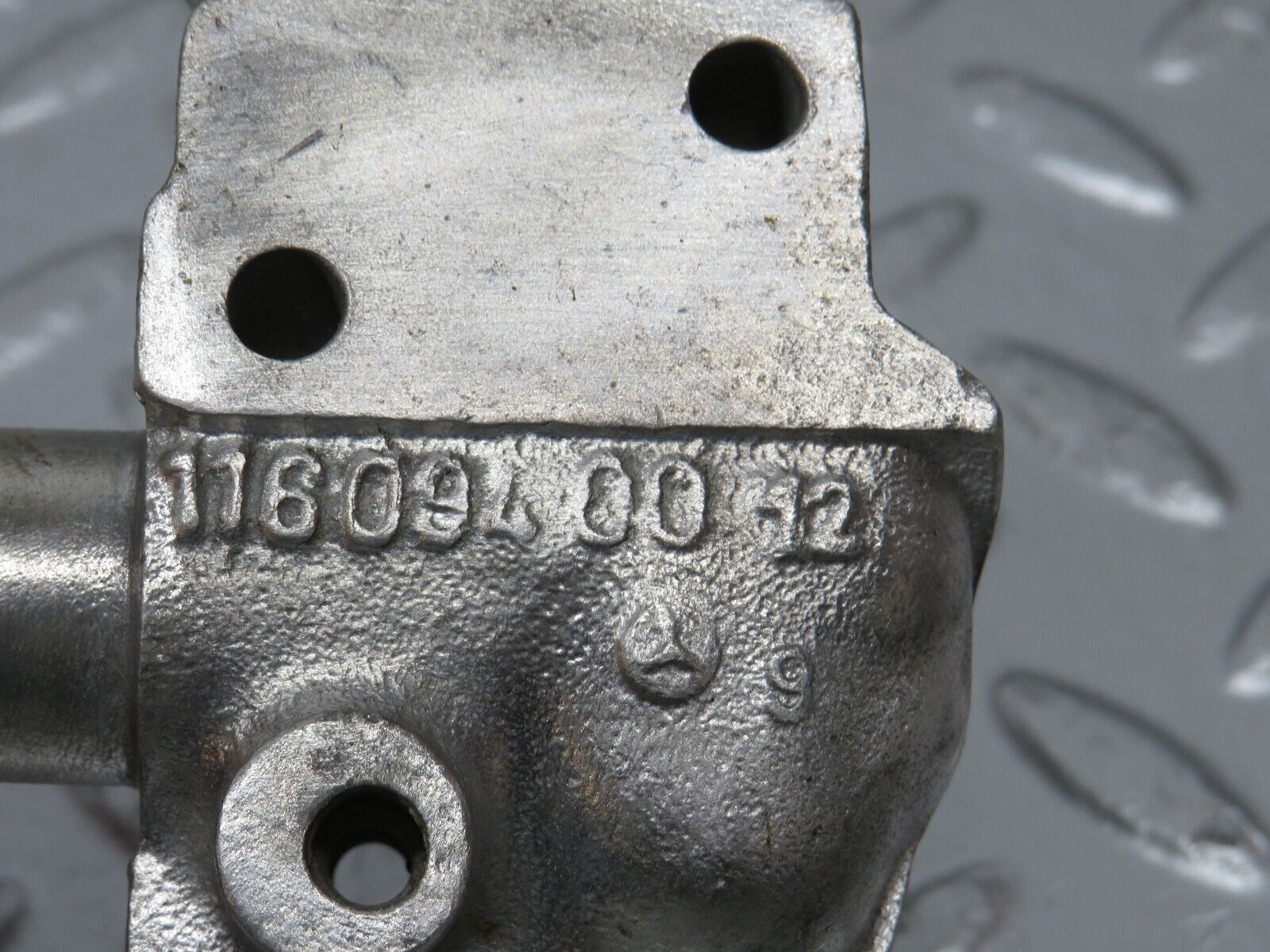 32974 Mercedes-Benz C107 R107 350 V8 Auxiliary Air Valve 1160940012