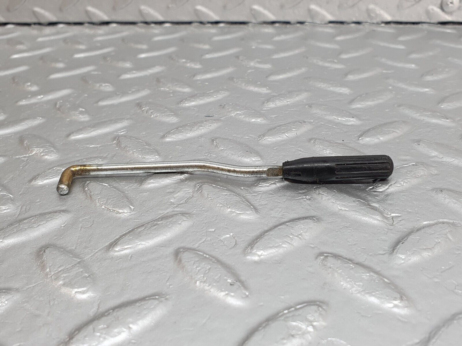 42963 Mercedes-Benz W201 190 2.0L Front Door Lock Knob Pair