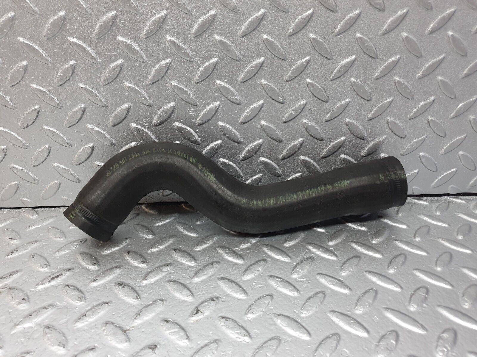 42519 Mercedes-Benz R129 320SL Coupe Radiator Upper Hose Pipe 1295012382