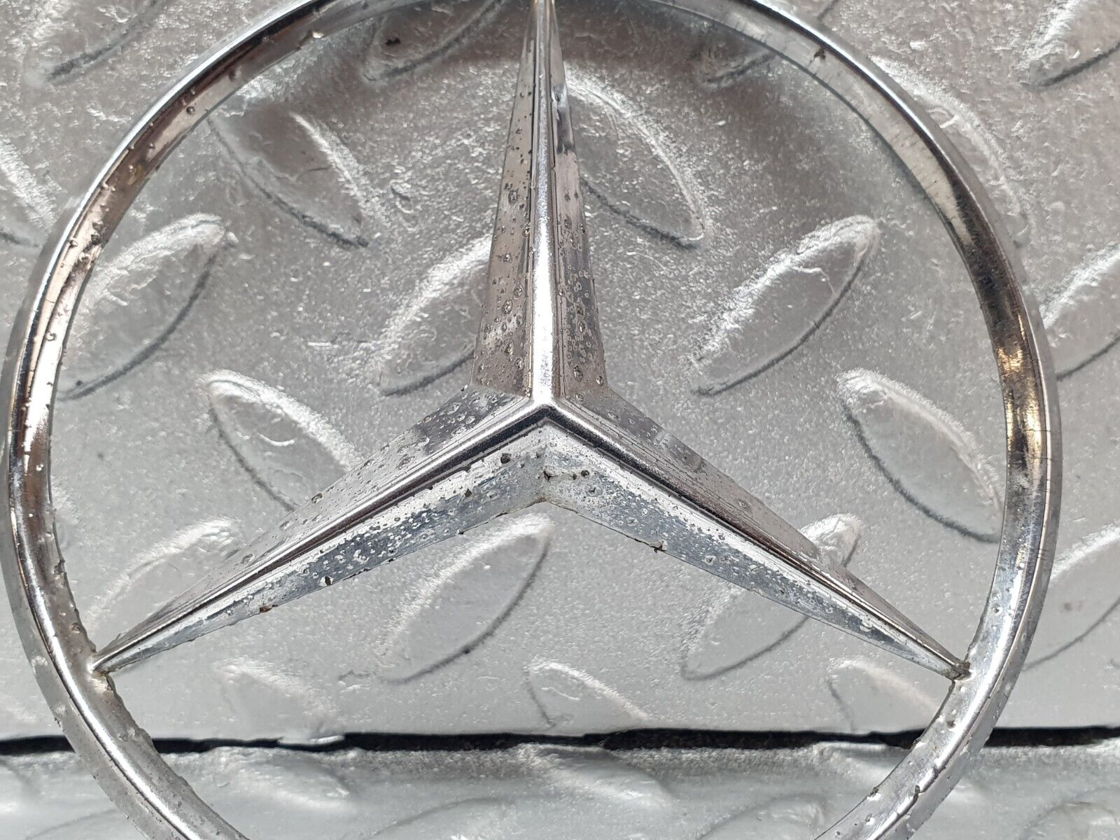 43381 Mercedes-Benz W108 280SE Trunk Lid Badge Emblem 1117585158