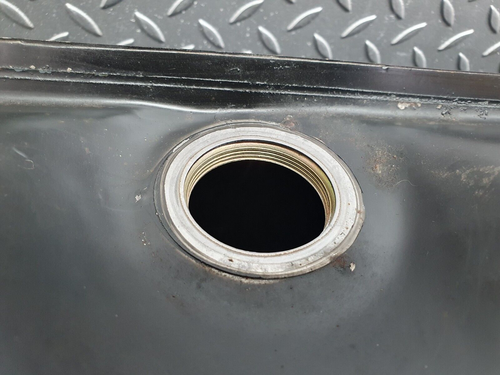 43854 Mercedes-Benz C126 380SEC Coupe Fuel Tank