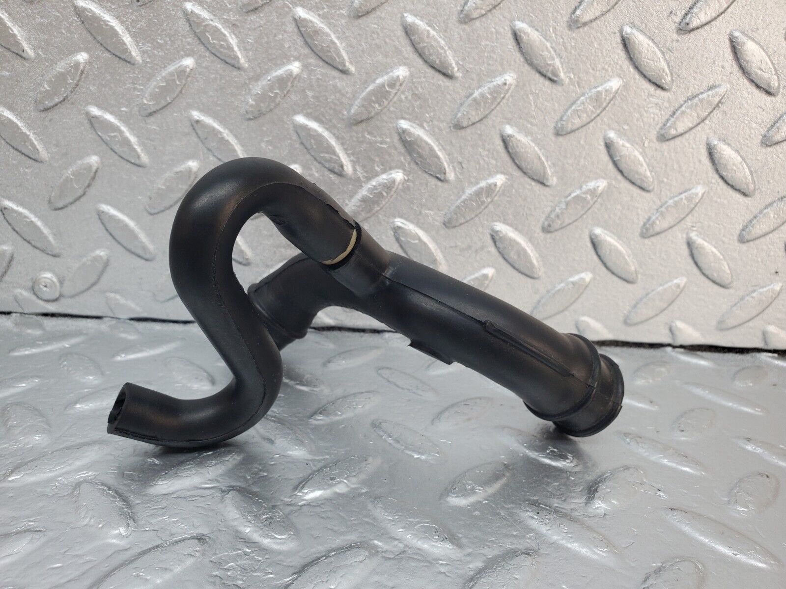 45397 Mercedes-Benz 280E M110.983 Air Intake Pipe 1100943882 1100944882