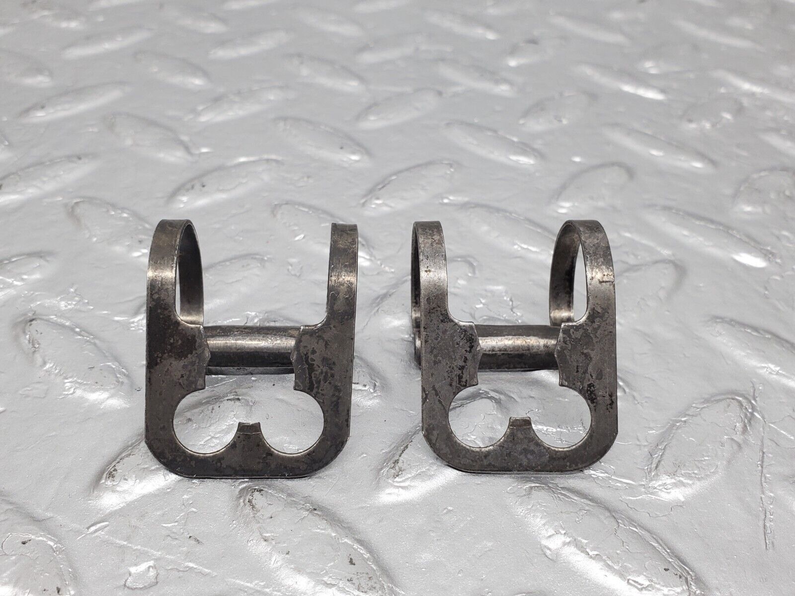 45480 Mercedes-Benz 280E M110.988 Valve Rocker Arm With Retaining Spring