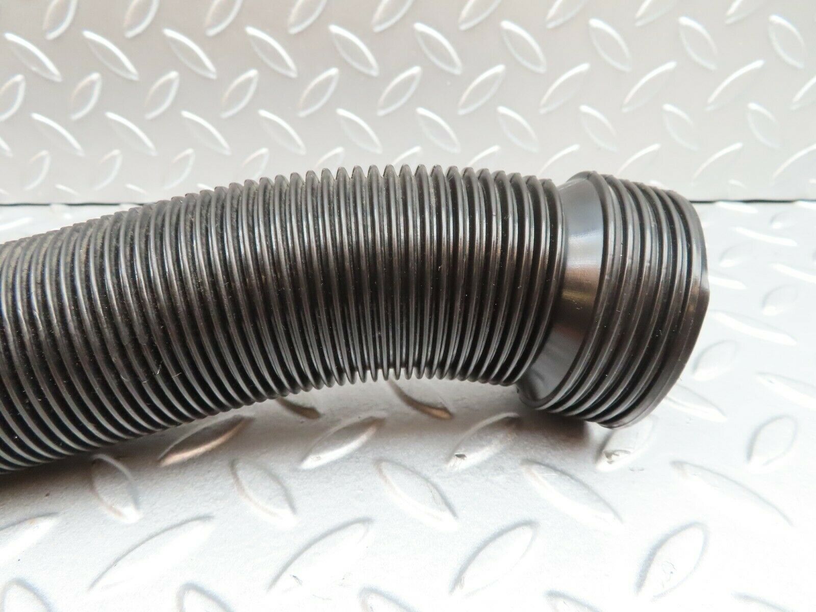 4985 Mercedes-Benz R107 350SL Ventilation Pipe