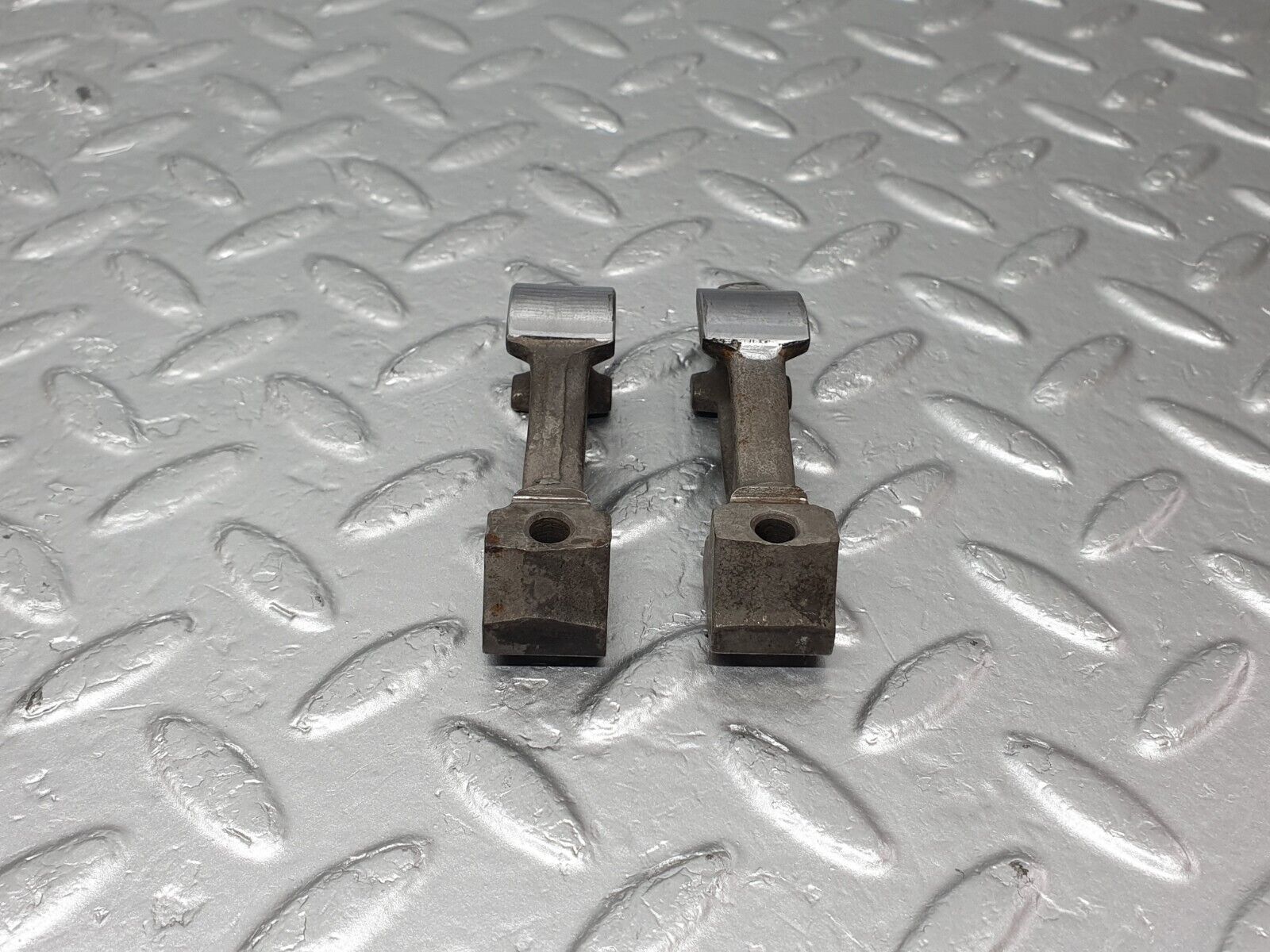 43362 Mercedes-Benz W108 280SE Valve Rocker Arm With Retaining Spring