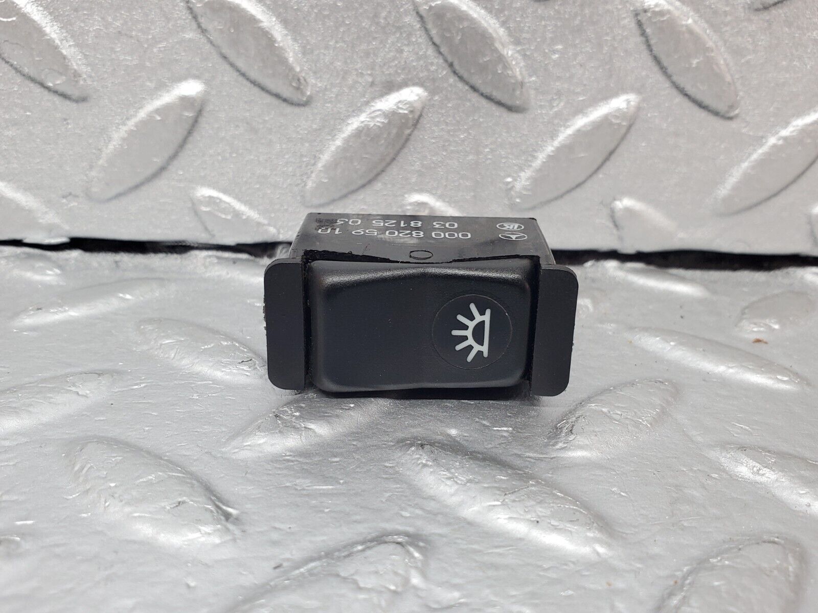 44522 Mercedes-Benz W123 280E Interior Light Switch 0008205910