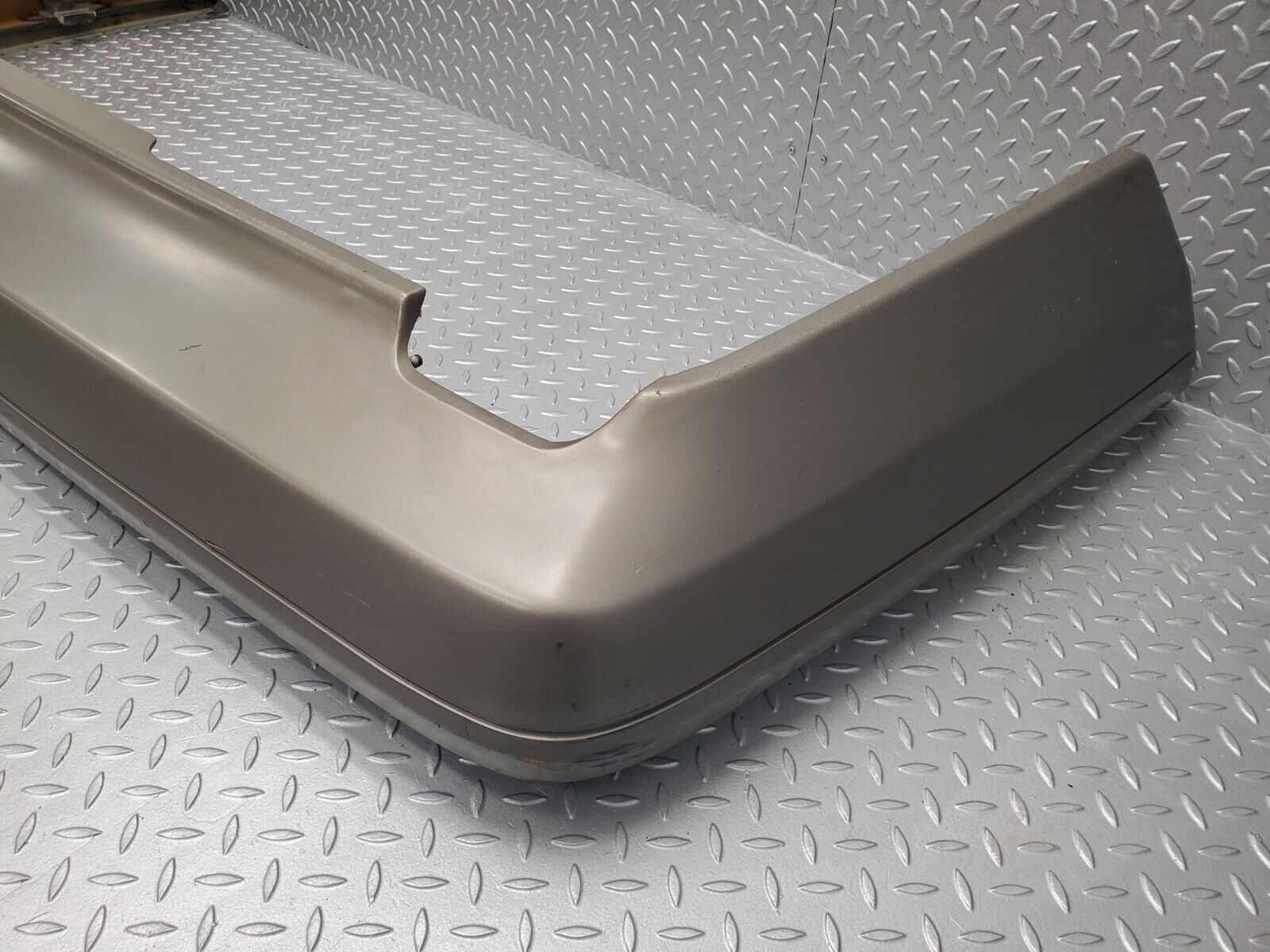 46074 Mercedes-Benz W126 420SE Rear Bumper 1268851105