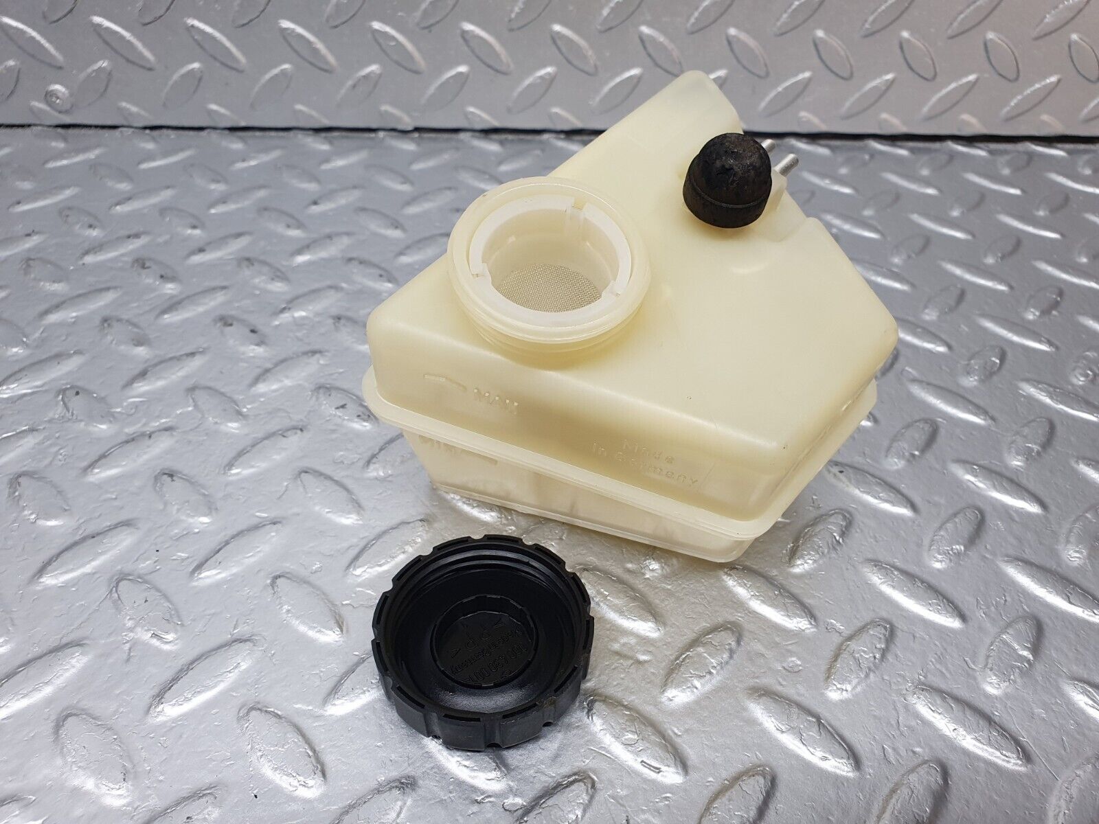 42315 Mercedes-Benz R129 320SL Coupe Brake Fluid Reservoir Tank 2024300002