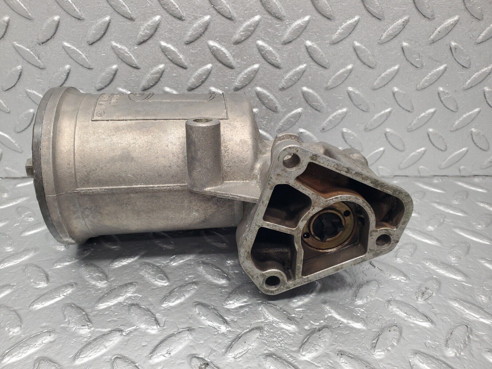 46093 Mercedes-Benz W126 420SE Oil Filter Housing 0011846525 1171802611