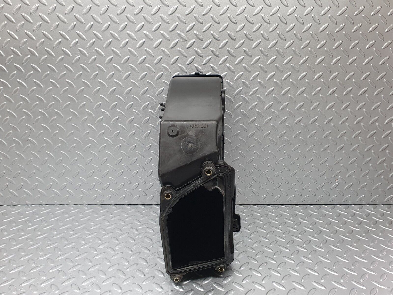 41817 Mercedes-Benz W202 C200 Fuse Box 2085400150 2025453700