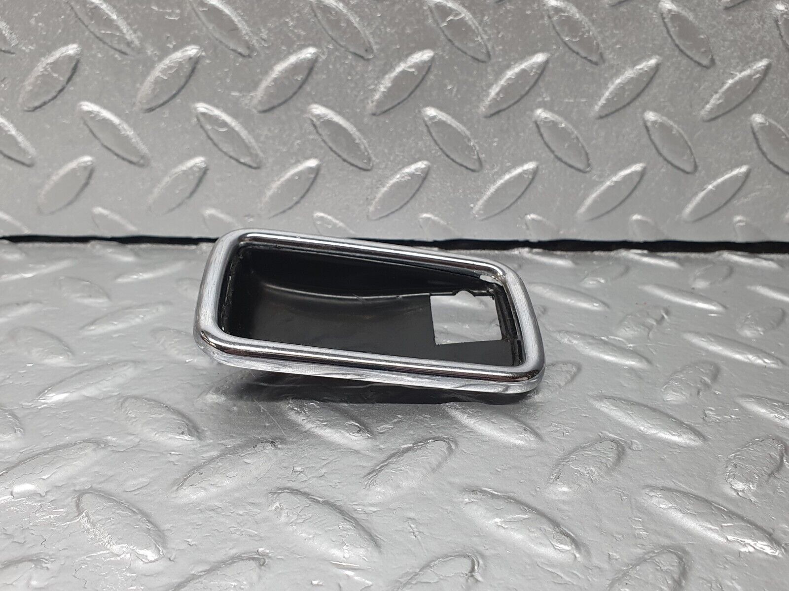 43107 Mercedes-Benz W108 280SE Chrome Frame For Door Opener Left 1087660511