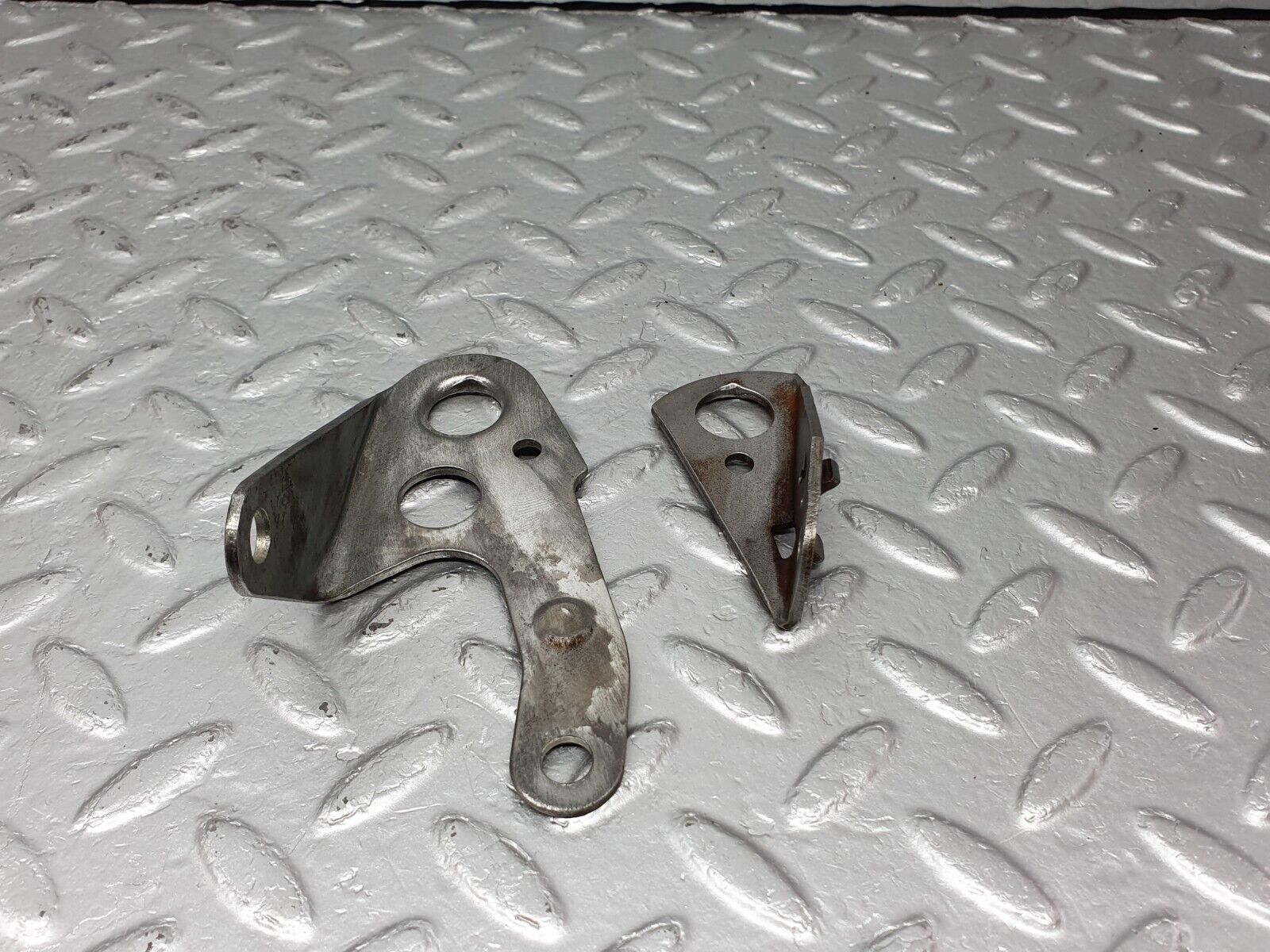 41617 Mercedes-Benz W124 200E Engine Lifting Eyes Hooks